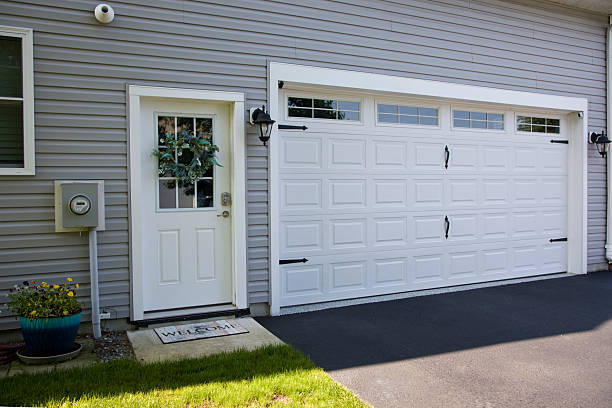 24/7 Emergency Garage Door Panel Replacement experts in El Cerro, NM